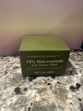 10% Niacinamide Eye Repair Mask - Green